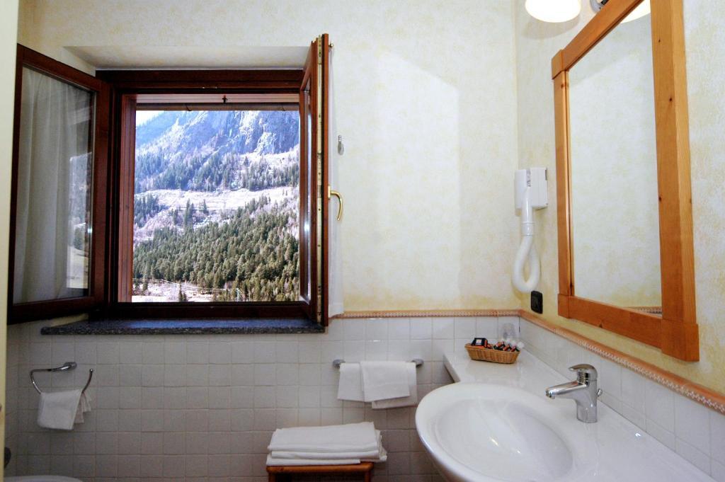 Quadruple Room,1317903883:JPEG