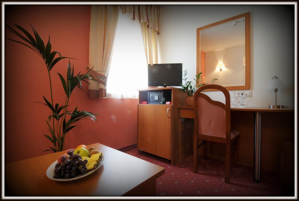 Classic Double Room