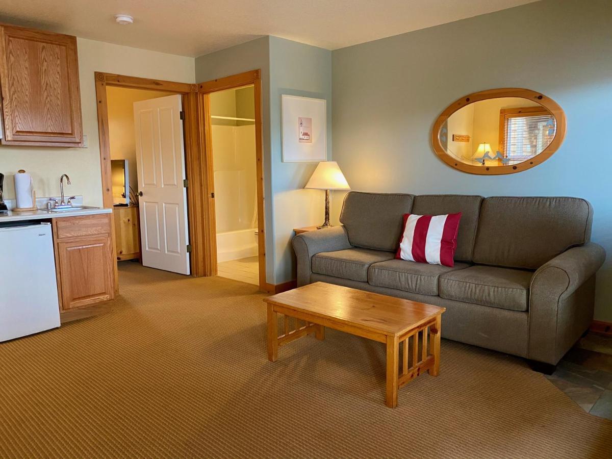 Queen Suite Sofabed 1st Floor Pets Allowed