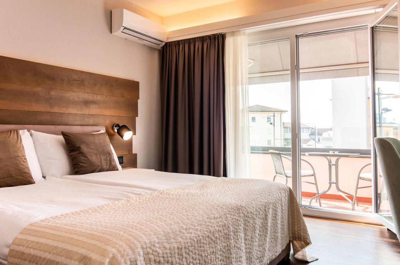 Standard Triple Room,1231872962:JPEG