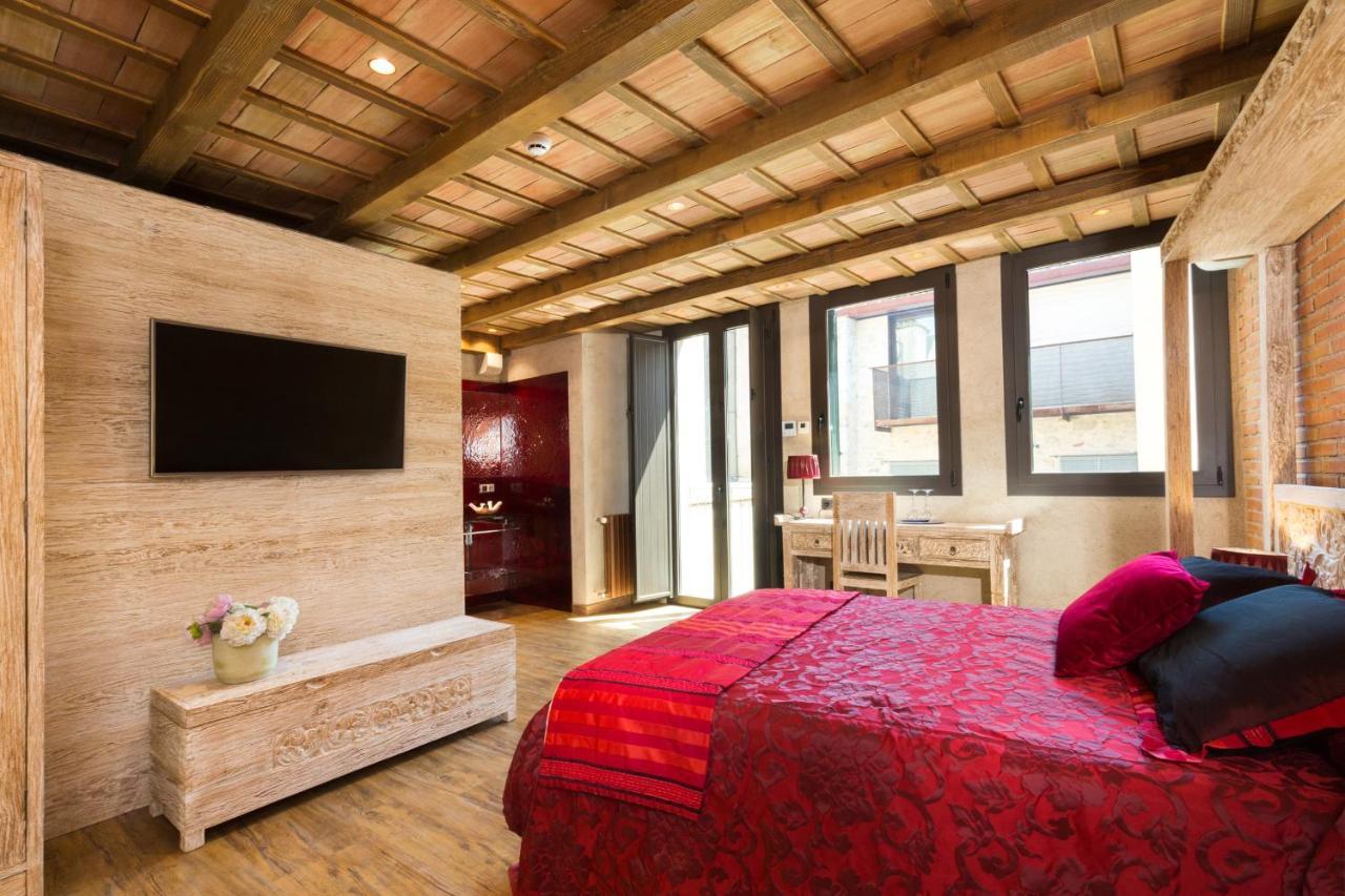 Double Red Room