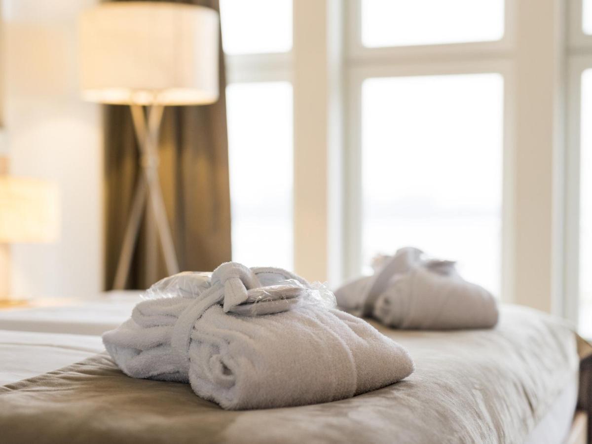 Double or Twin Room Lake View