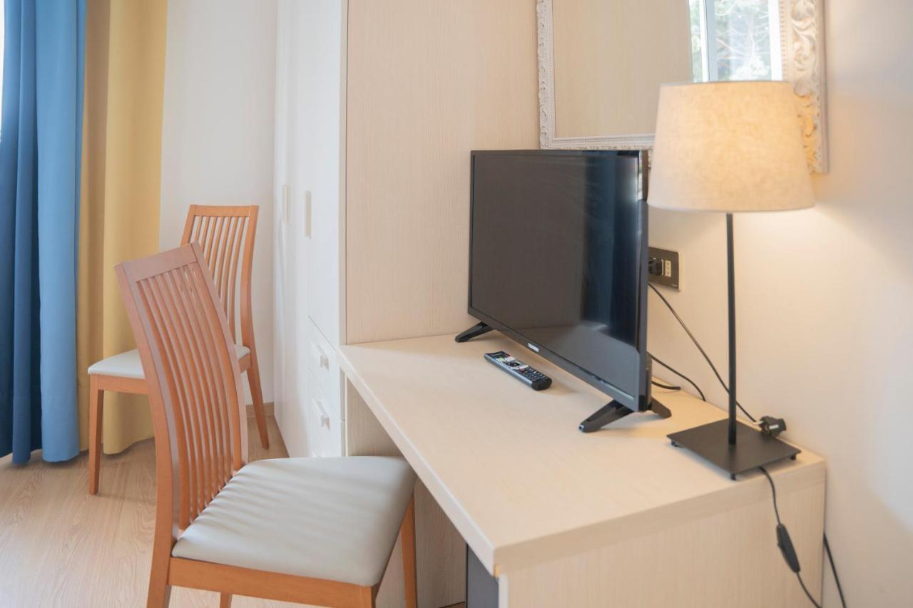 Double or Twin Room Partial Sea View