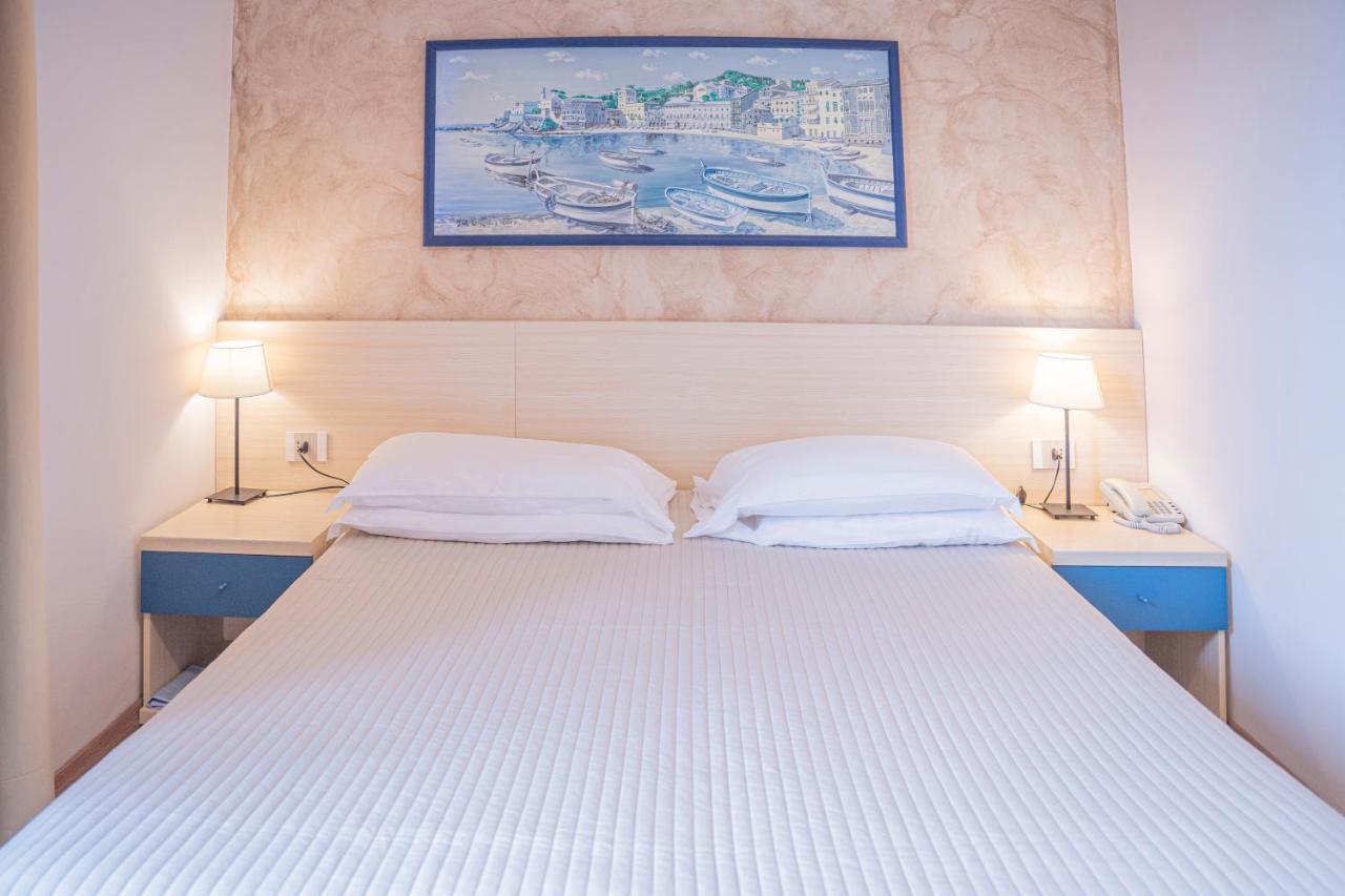 Double or Twin Room,1230704486:JPEG