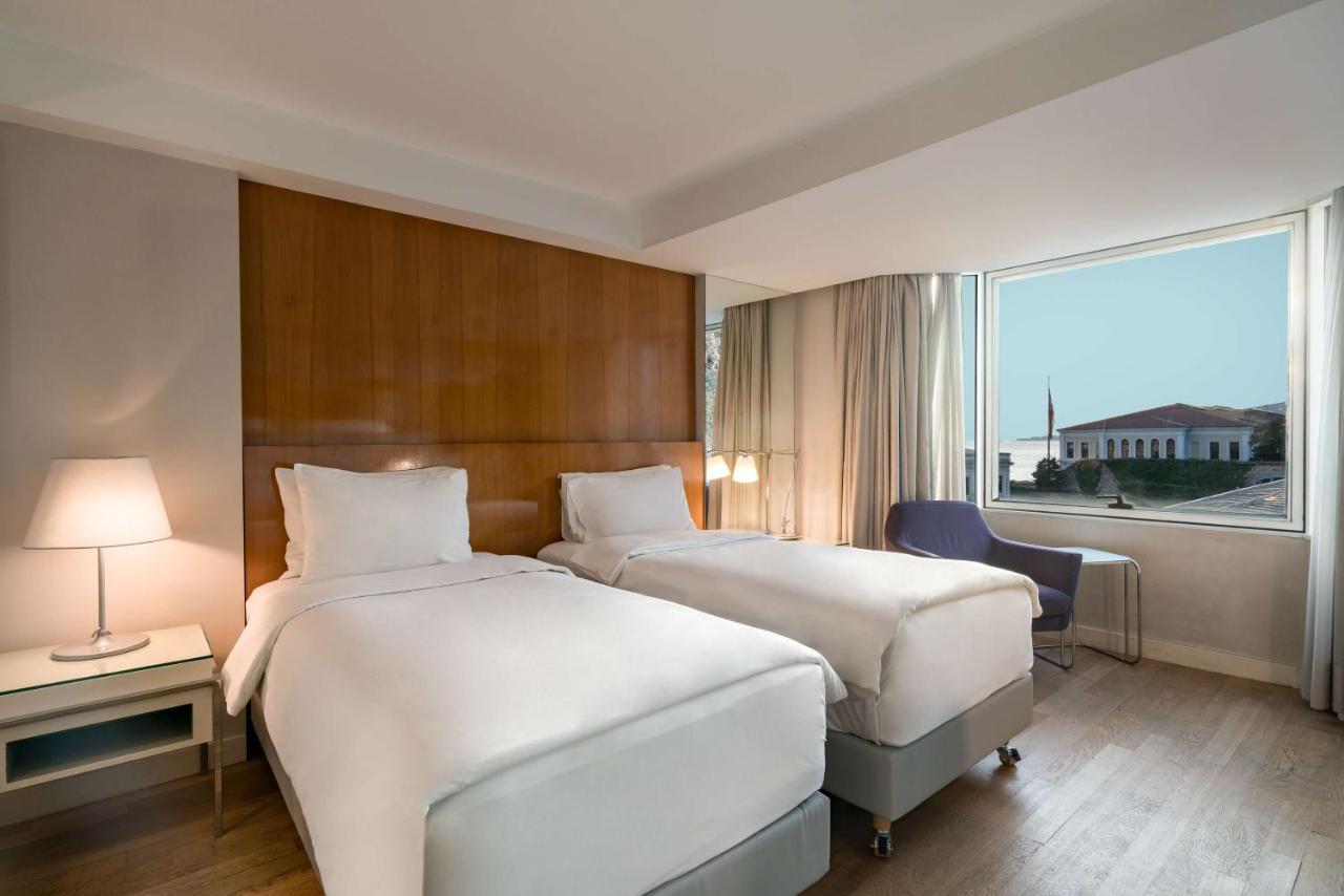 Premium Twin Room Partial Sea View