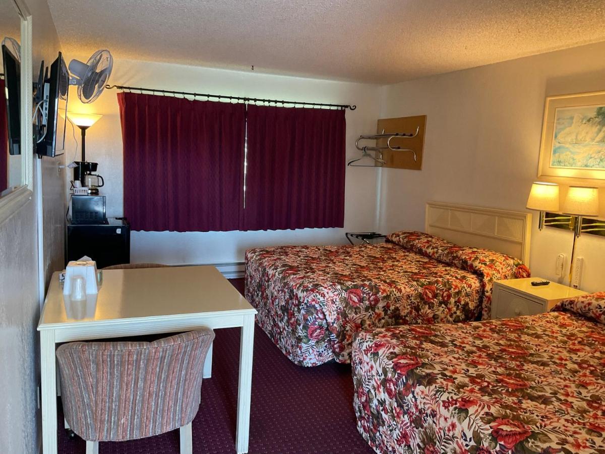 Queen Room Two Queen Beds