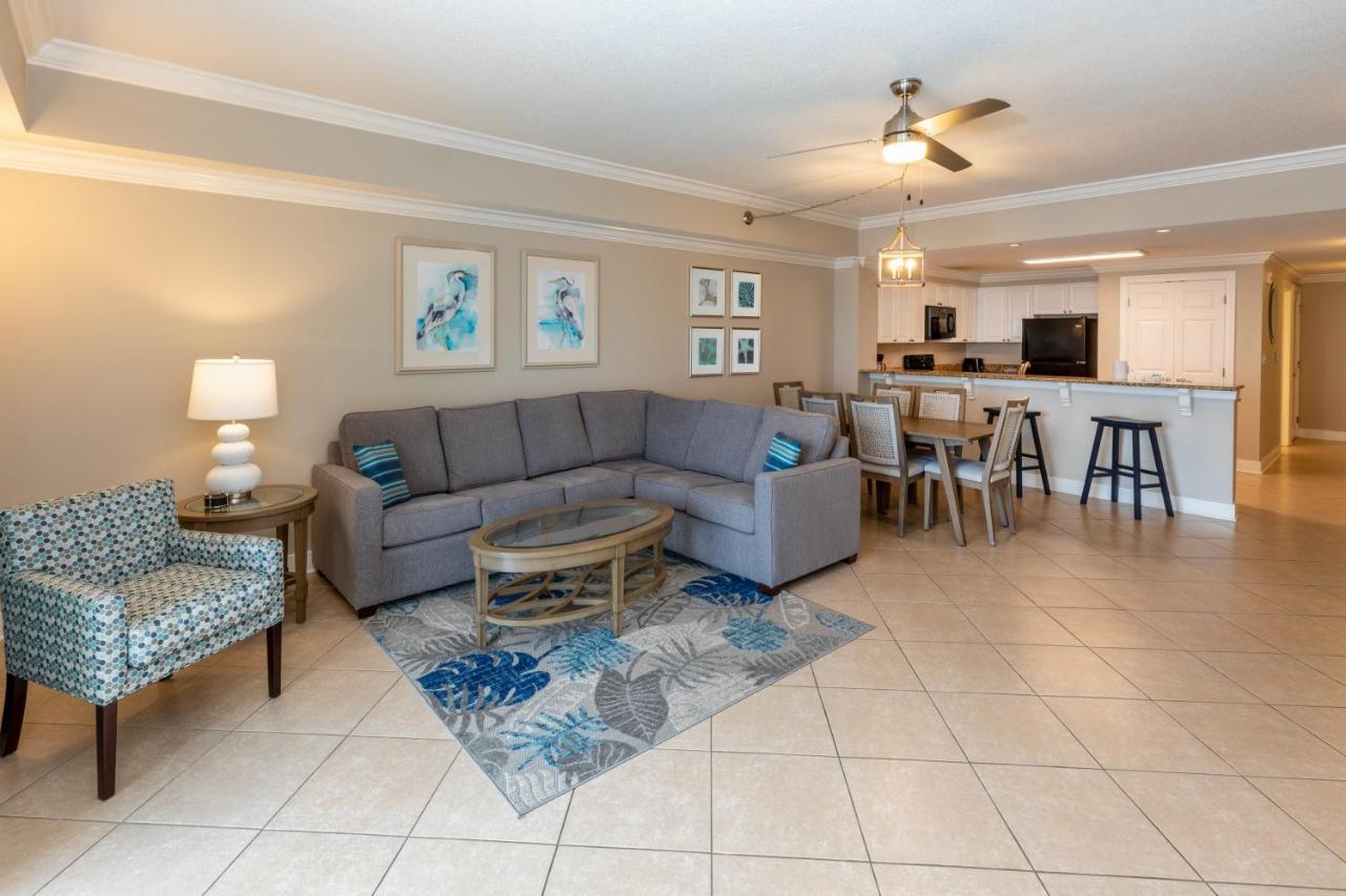 Two-Bedroom Luxury Apartment Two King Beds One Queen Murphy Bed Non-Smoking