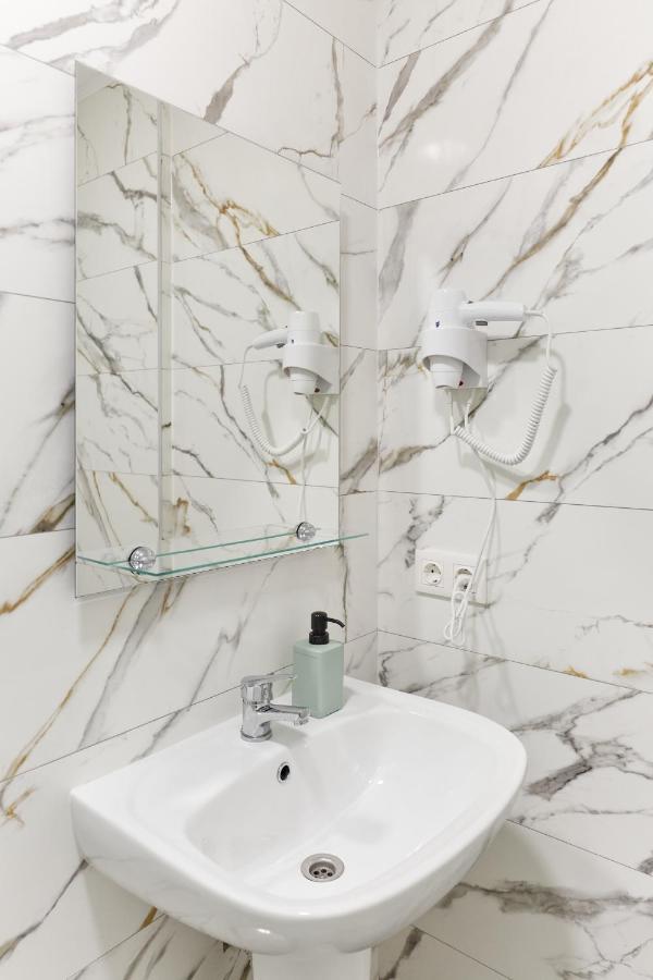 Double or Twin Room Private Bathroom