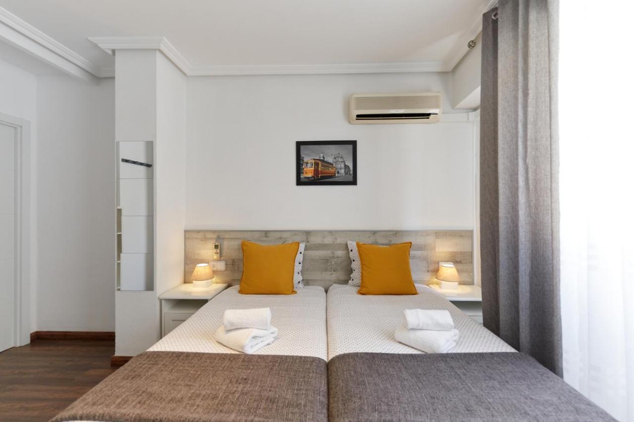 Double or Twin Room Private Bathroom