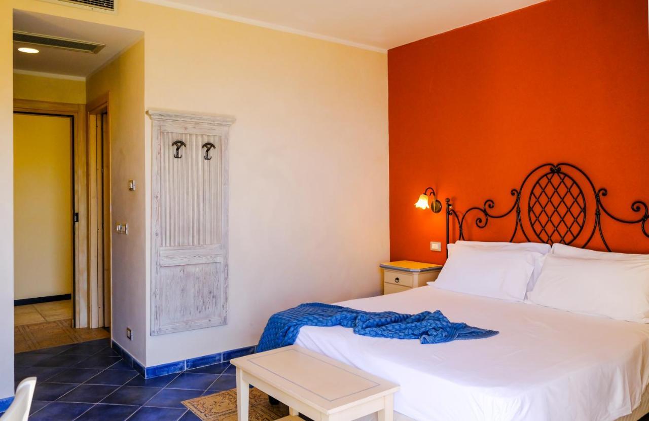 Deluxe Double Room Side Sea View