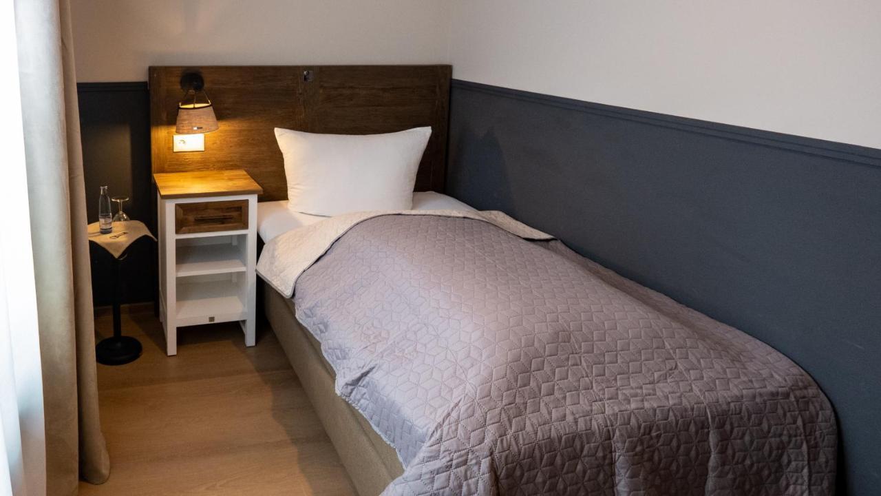 Small Comfort Single Room