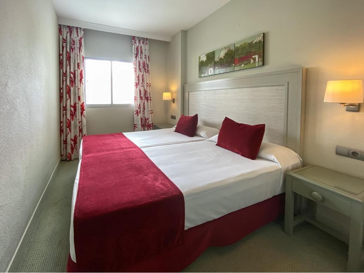 Two-Bedroom Apartment with Terrace (4 Adults),1272592909:JPEG