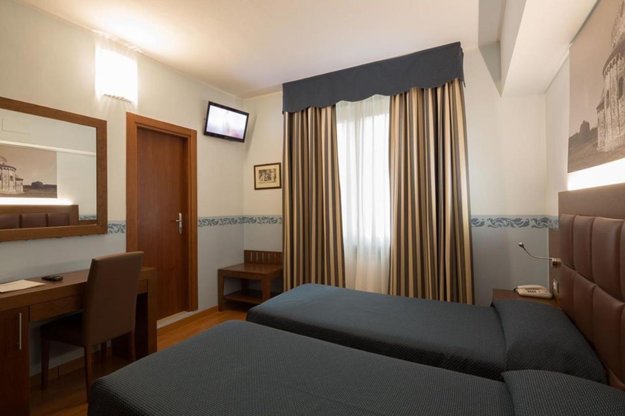 Twin Classic Room