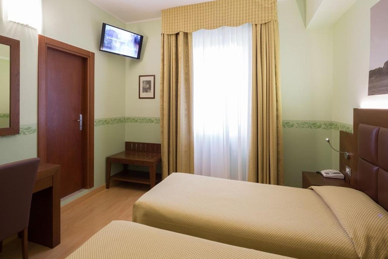 Twin Classic Room