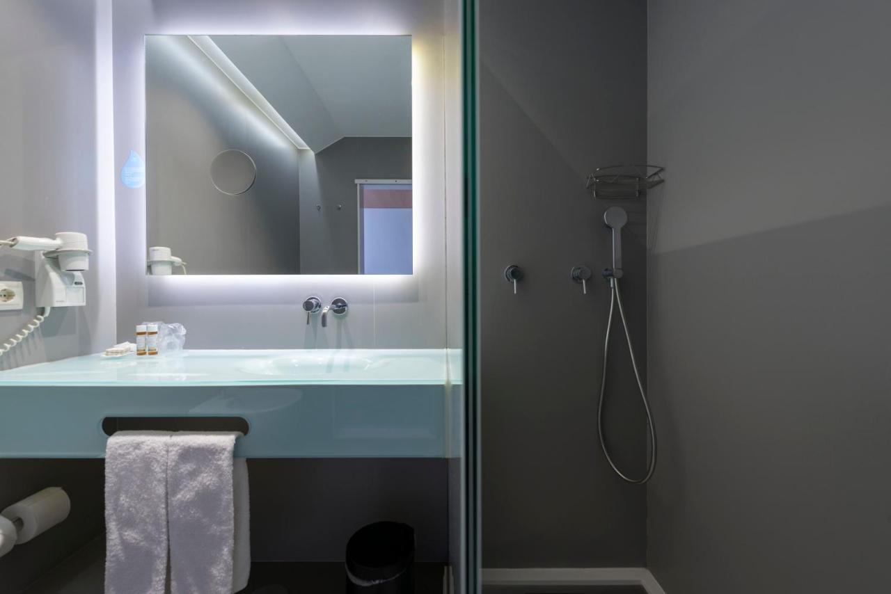 Standard Double Room,1233620030:JPEG