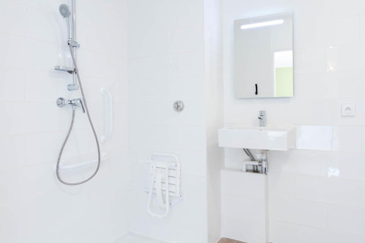 Double Room Private Bathroom