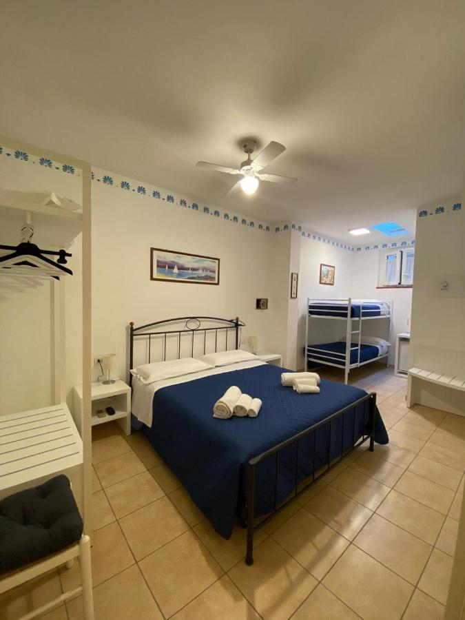 Economy Quadruple Room Small Window
