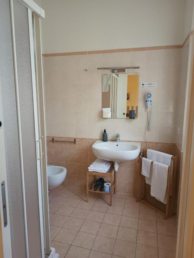 Double Room Private Bathroom,1234320941:JPEG
