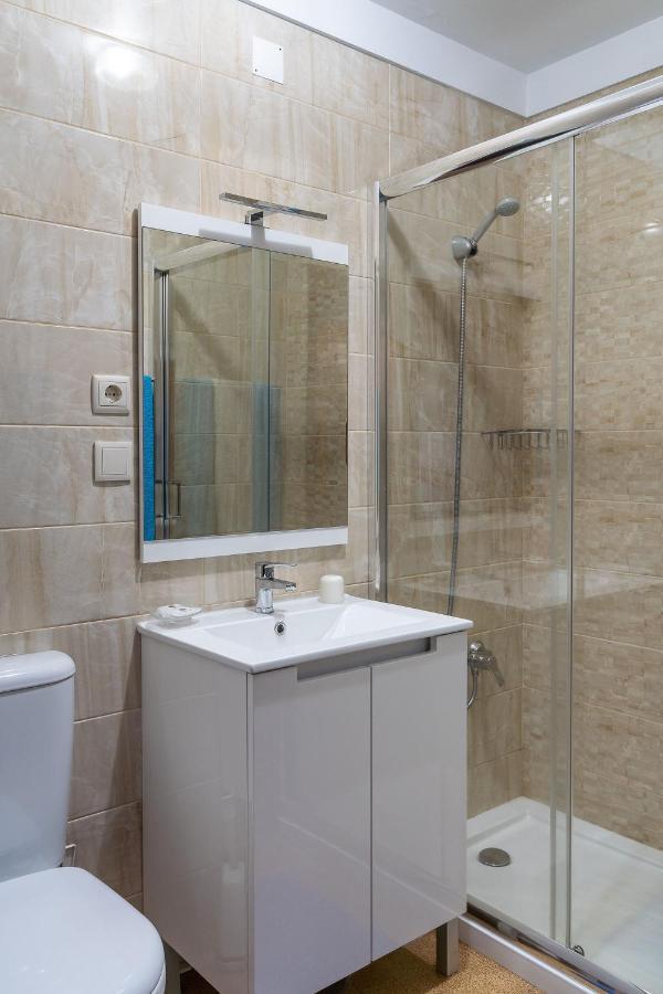 Triple Room Private Bathroom,1234694444:JPEG