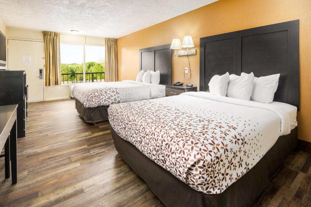 Queen Room Two Queen Beds Non-Smoking