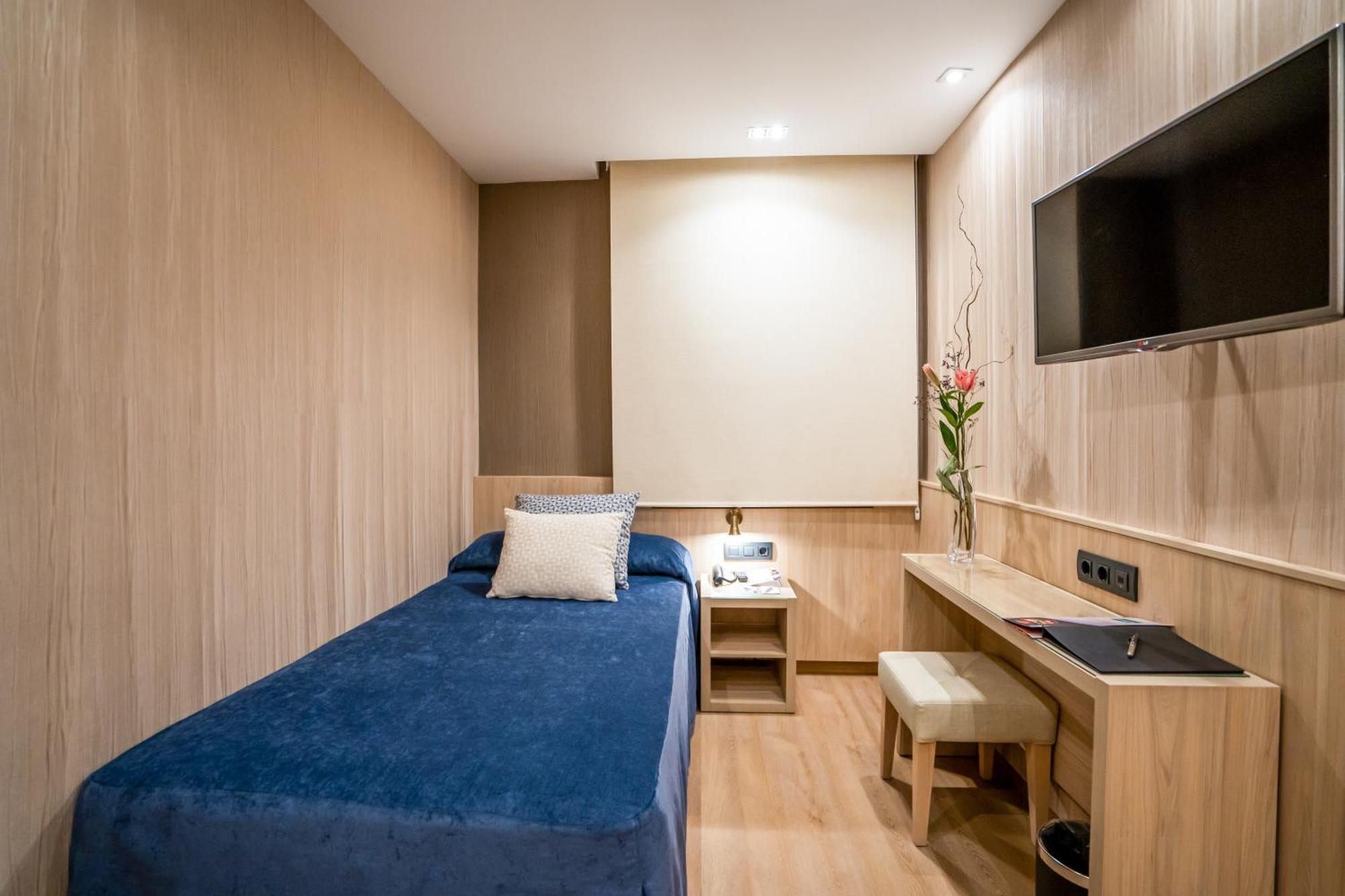 Single Room with Bathroom,1273081120:JPEG
