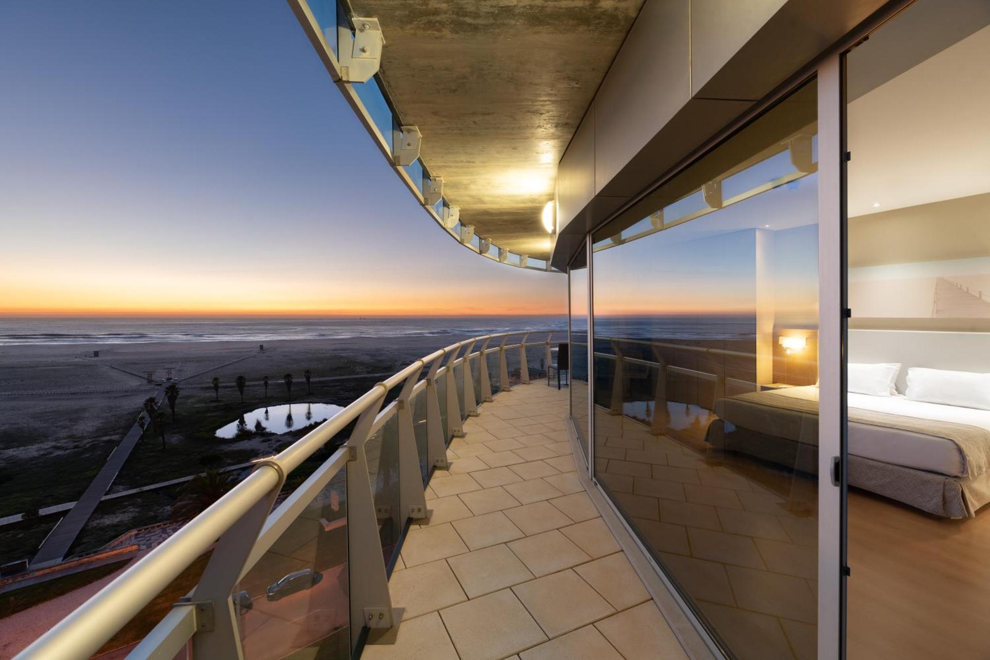 Deluxe Suite Front Sea View