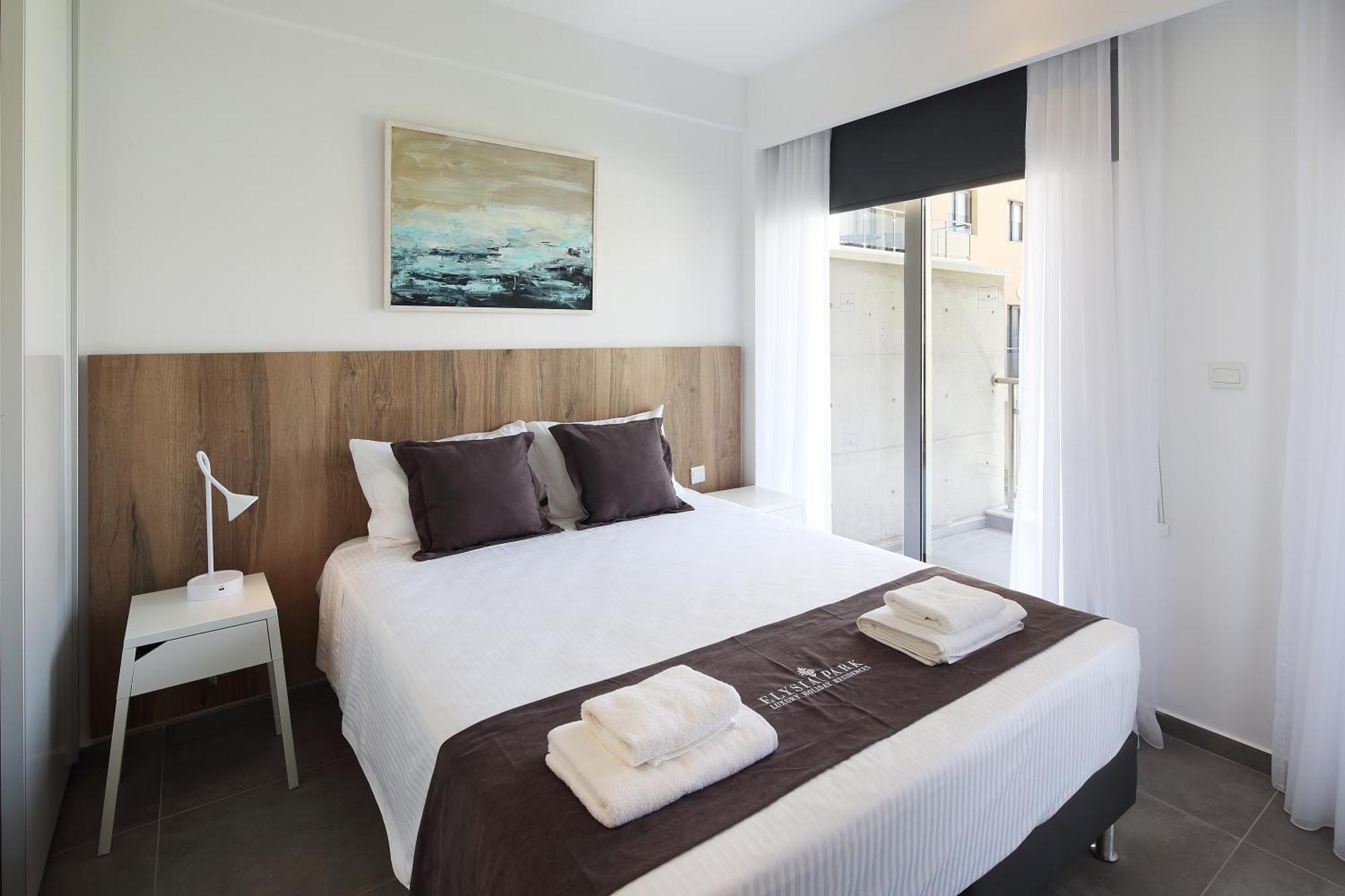 Deluxe One-Bedroom Suite
