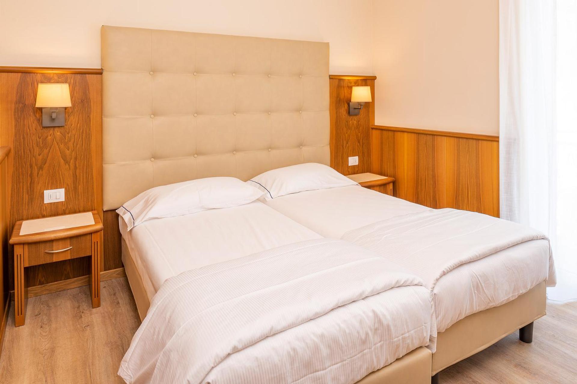 Double or Twin Room,1235173691:JPEG