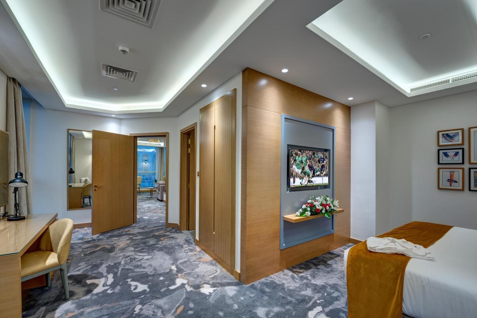 S Suite with 20% Off Food & Beverage (excluding in-room dinning)