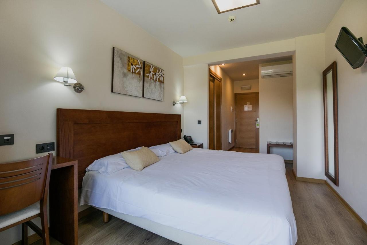 Double or Twin Room,1237262644:JPEG