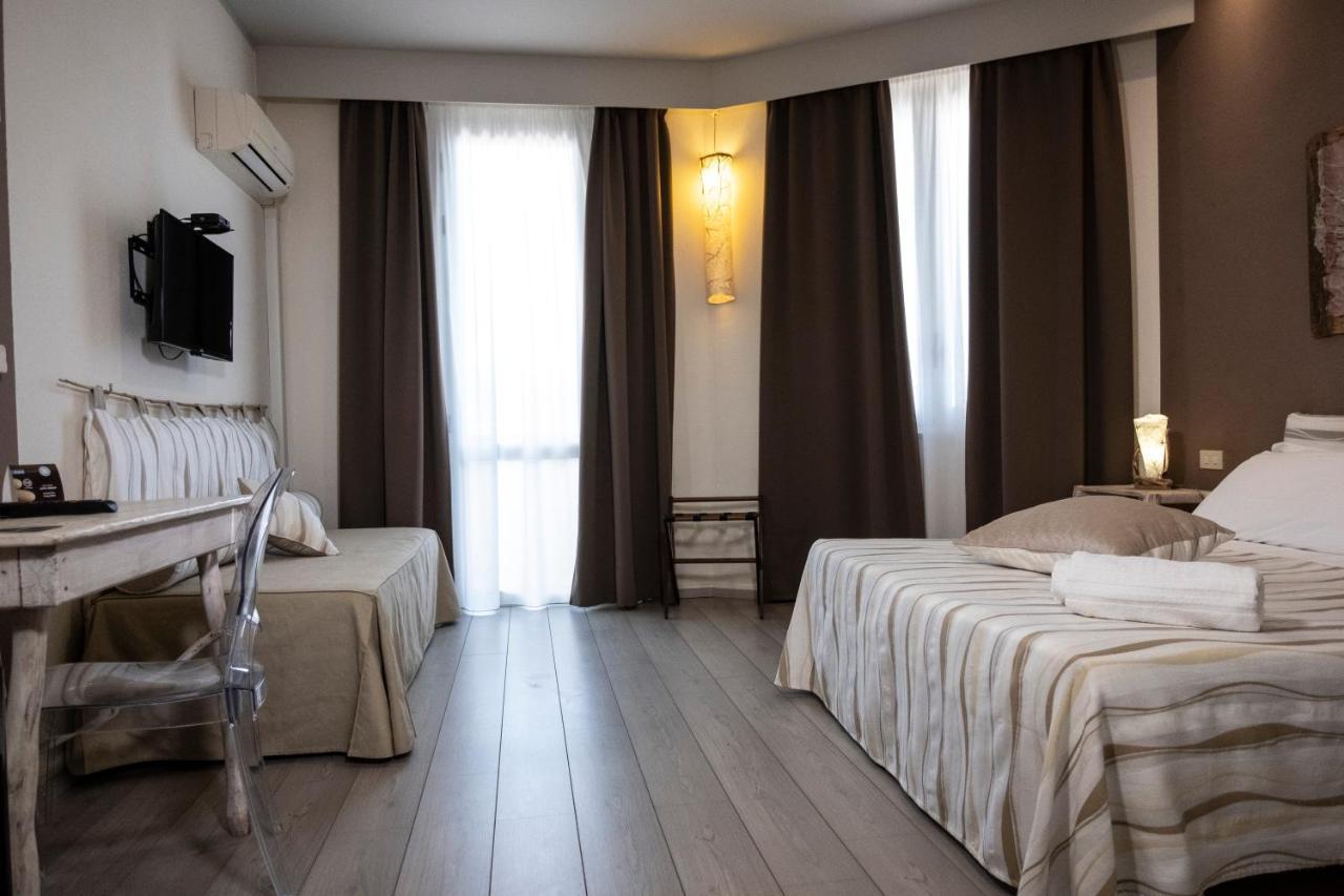 Deluxe Double or Twin Room Balcony Sea View