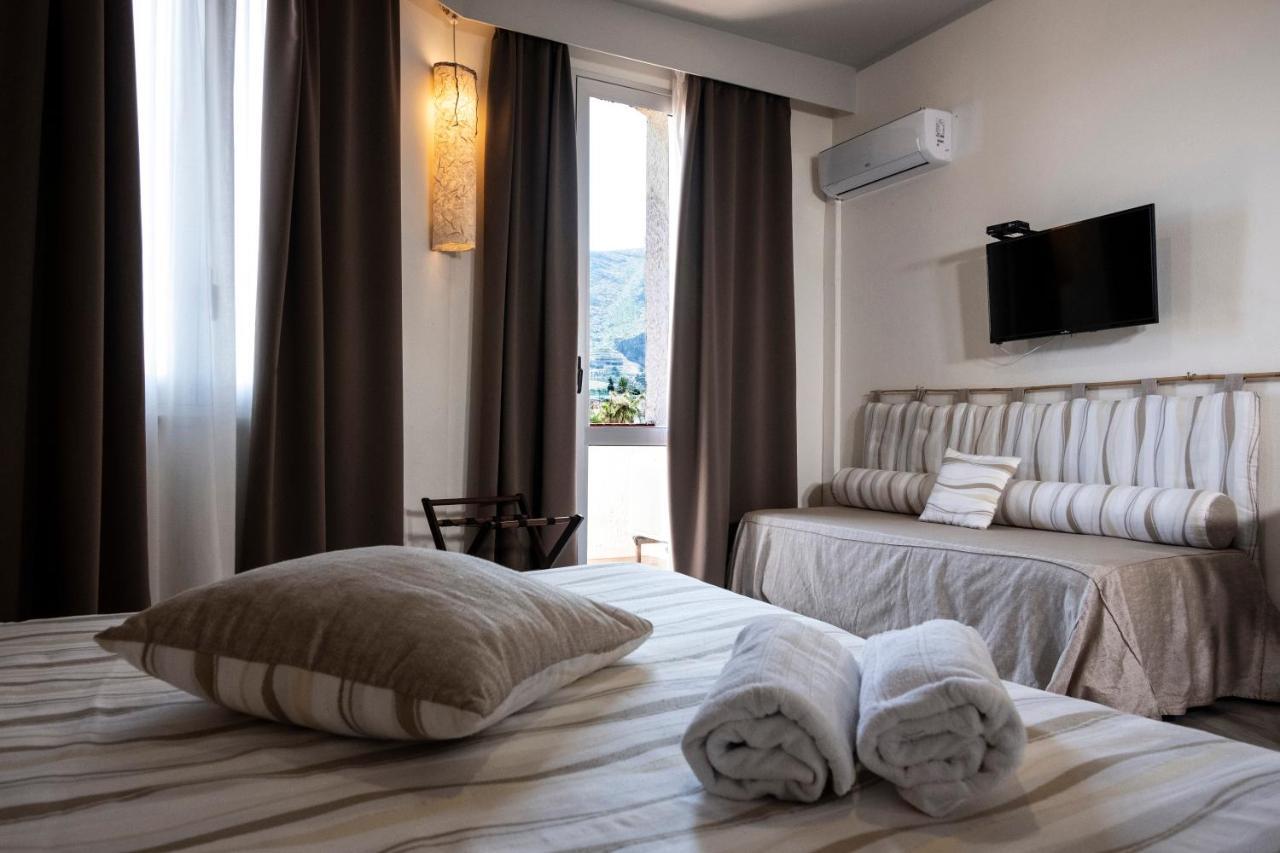 Superior Double or Twin Room Balcony Partial Sea View