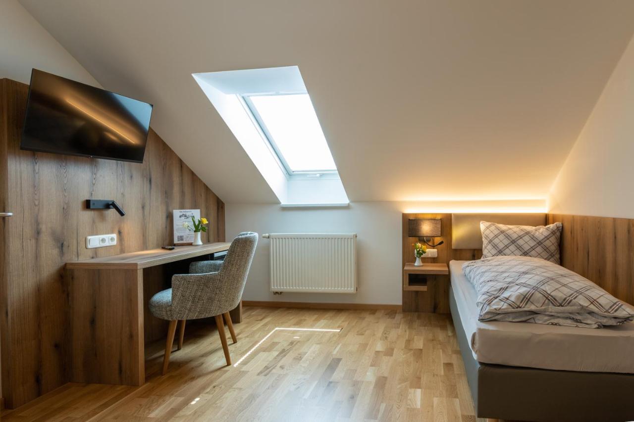 Single Room,1238551621:JPEG