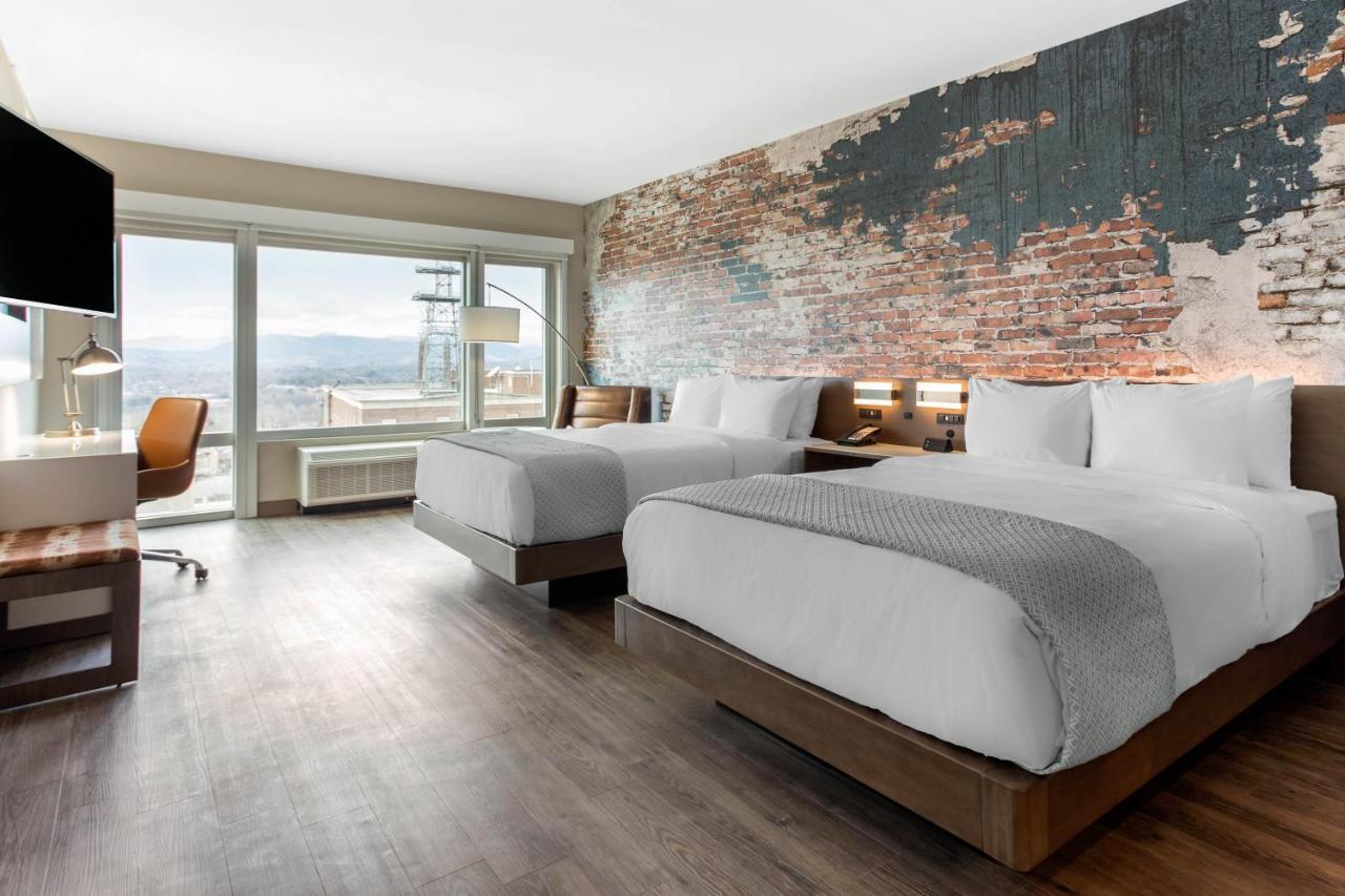 Queen Guest Room