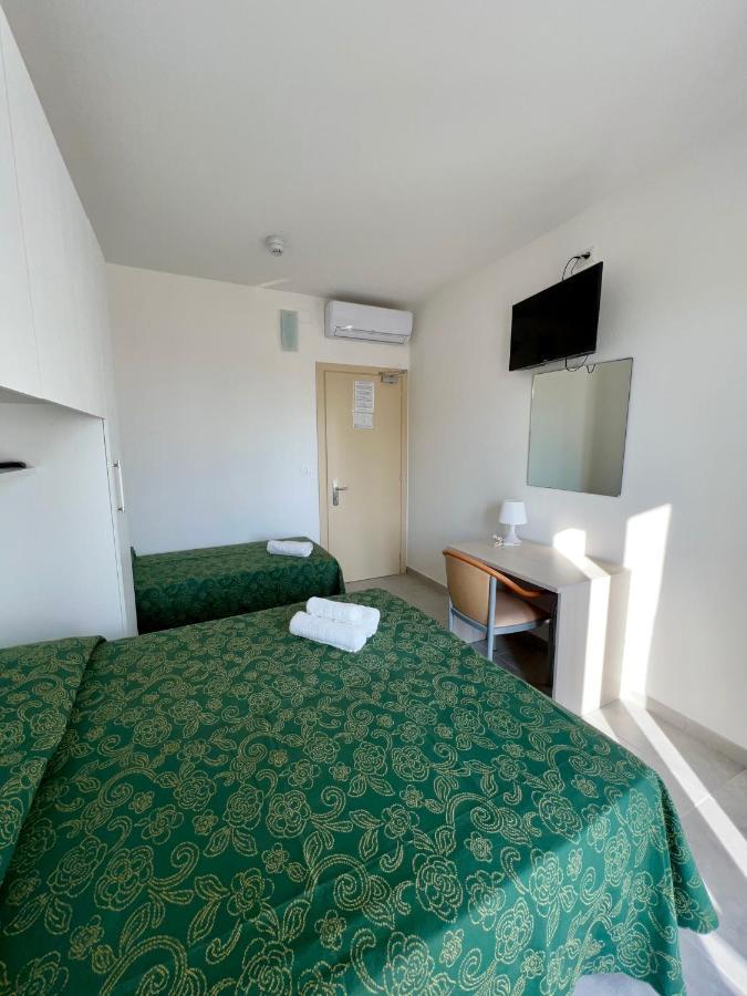 Triple Room Beach Access