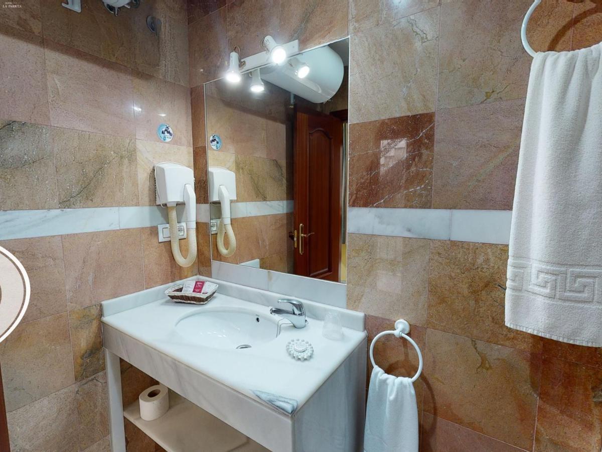 Single Room Interior,1239334825:JPEG