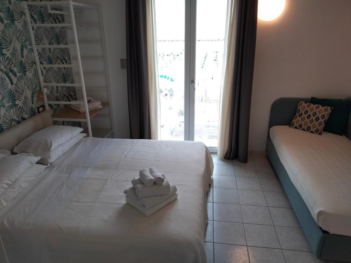 Economy Triple Room Sea View