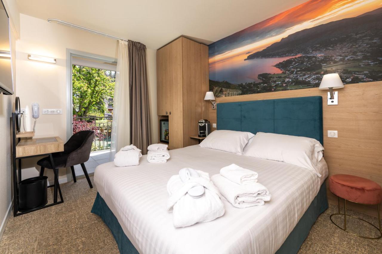Superior Queen Room with Balcony and Garden View,1239499648:JPEG