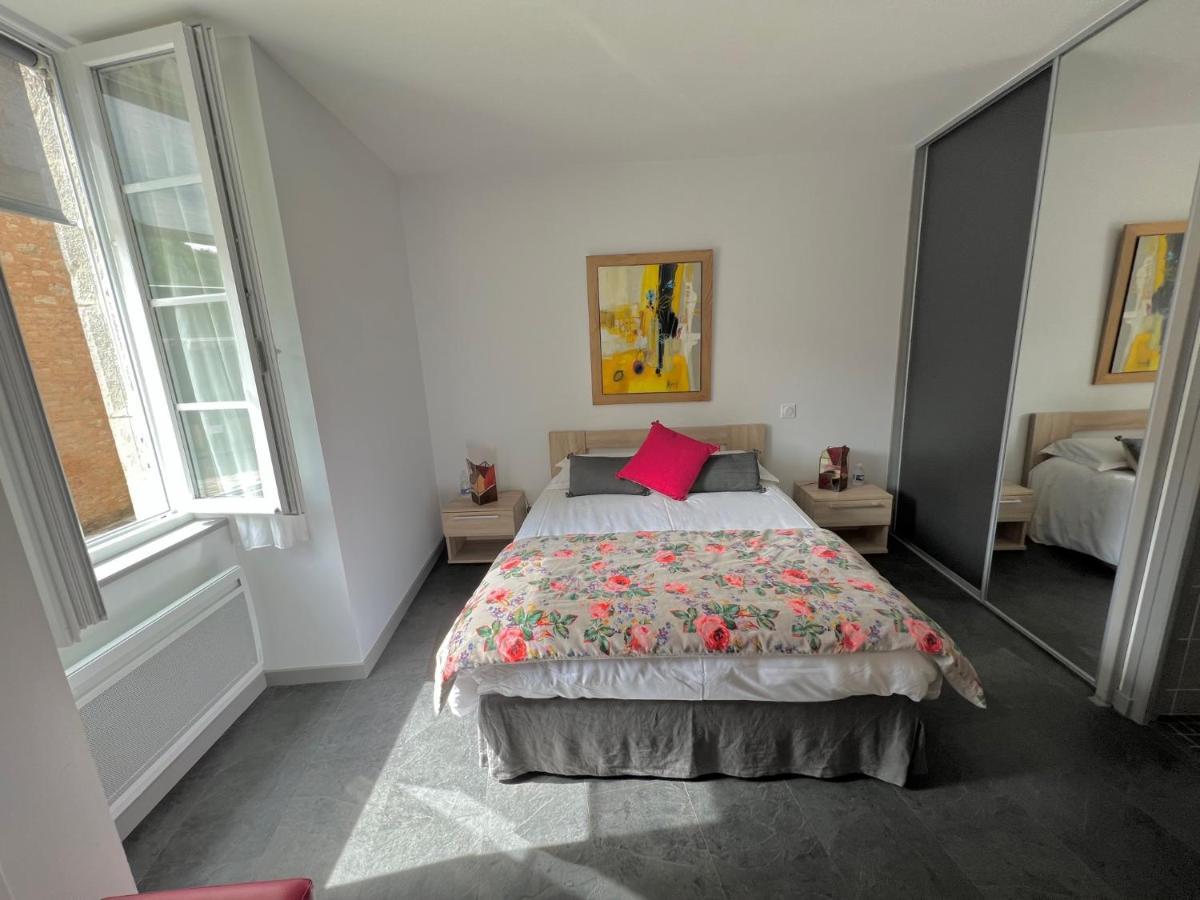 Standard Double Room,543499860:JPEG