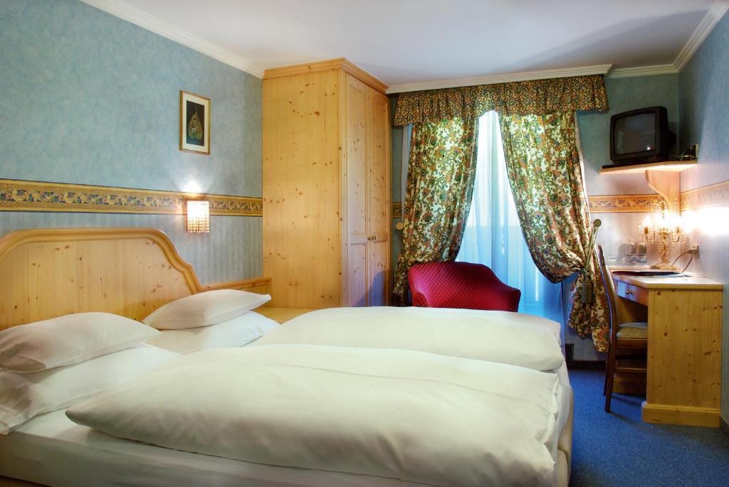Standard Double or Twin Room,124274958:JPEG