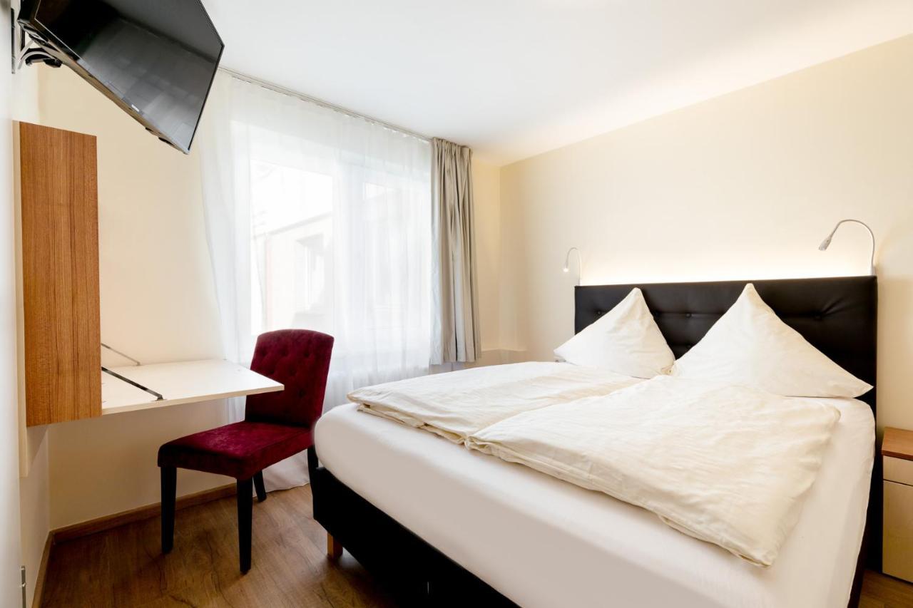 Cozy Double Room,1327738133:JPEG