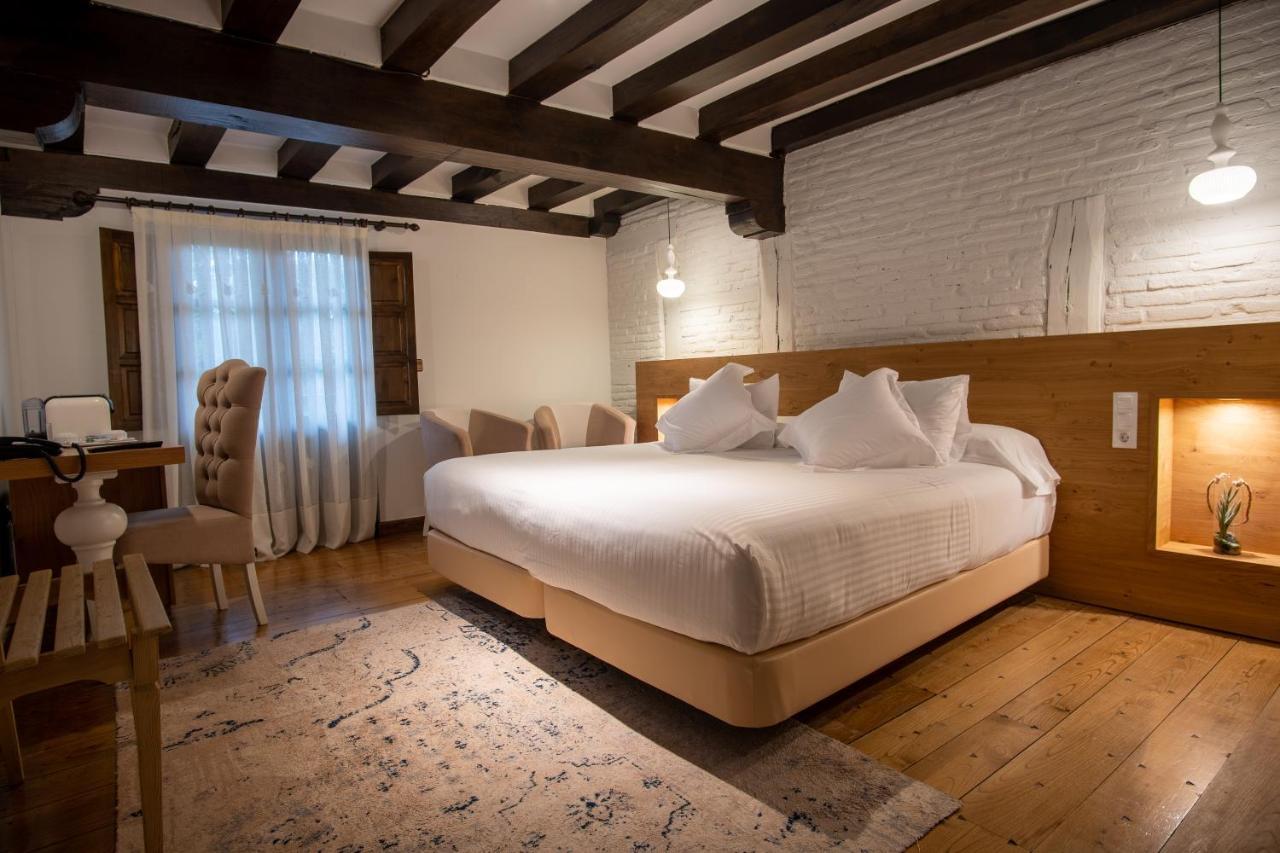 Double or Twin Room Balcony