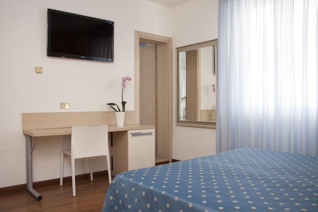 Standard Double Room,124304529:JPEG
