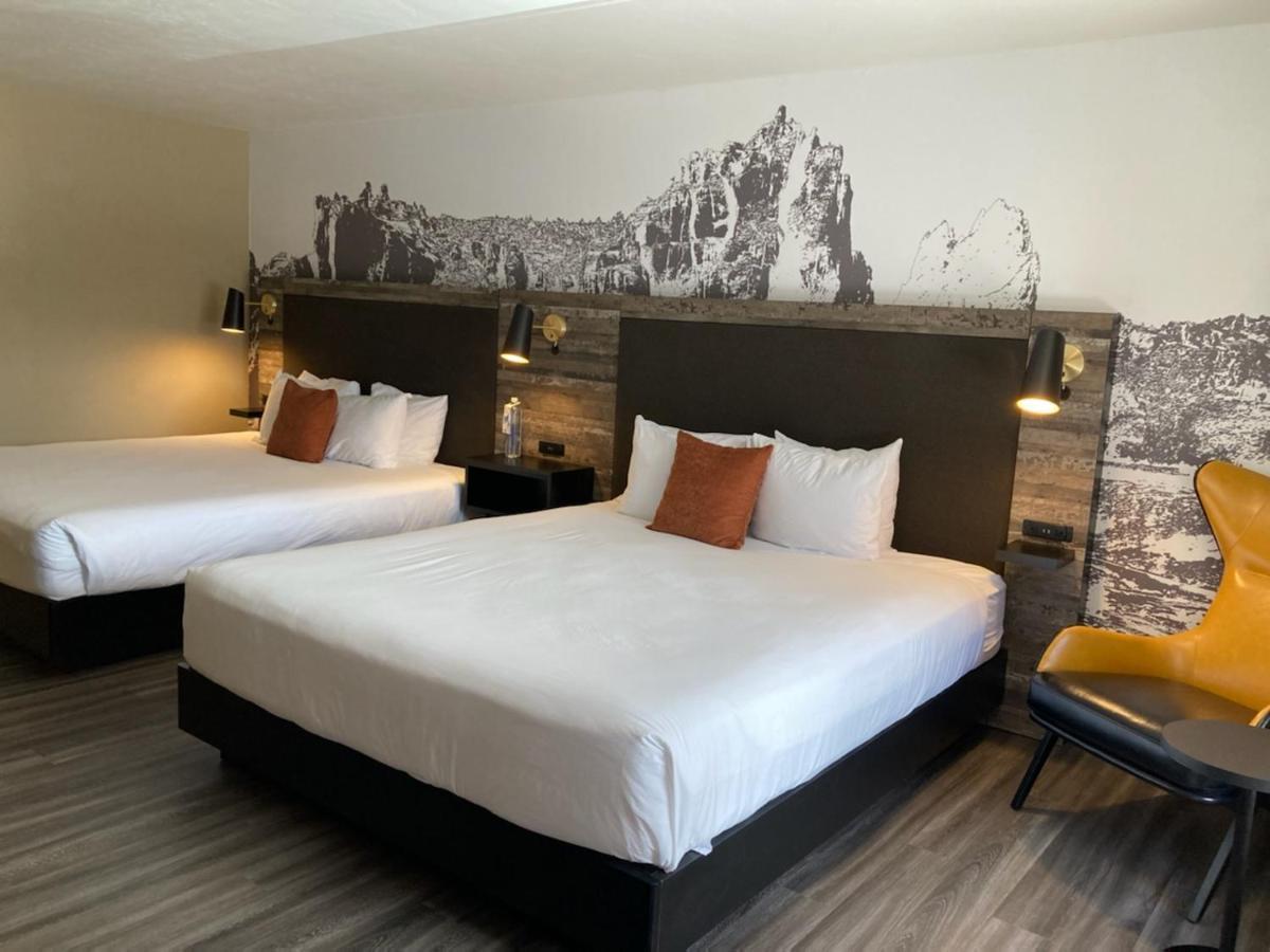 Premium Room 2 California King Beds Disability Accessible,1268351212:JPEG