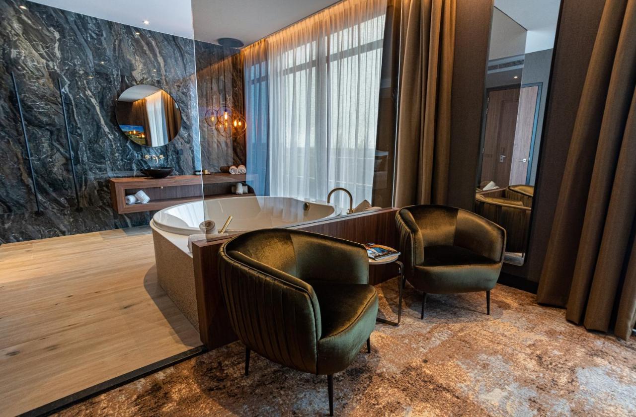 Suite Spa Bath