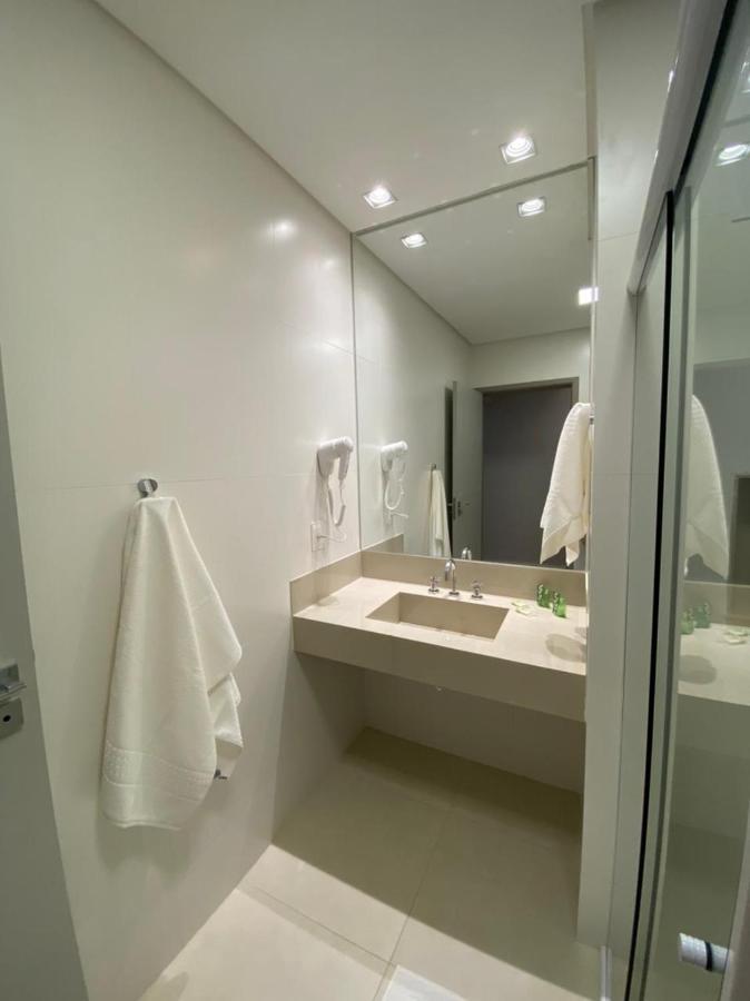 Executive Suite,1244095606:JPEG