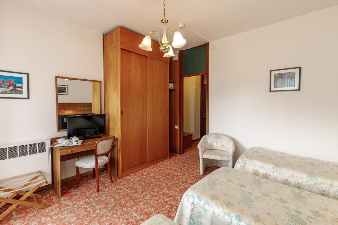 Classic Quadruple Room,1244313682:JPEG