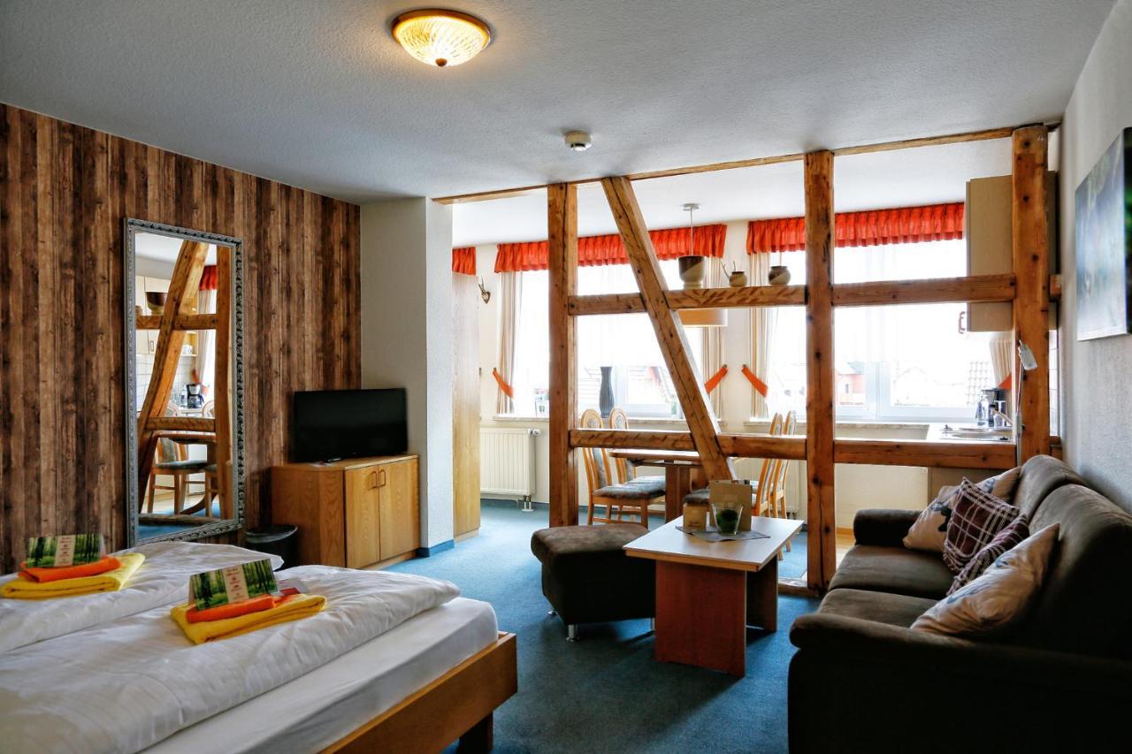 Family Room,1244362027:JPEG