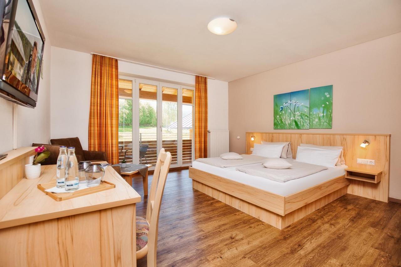 Large Double Room,1245690757:JPEG