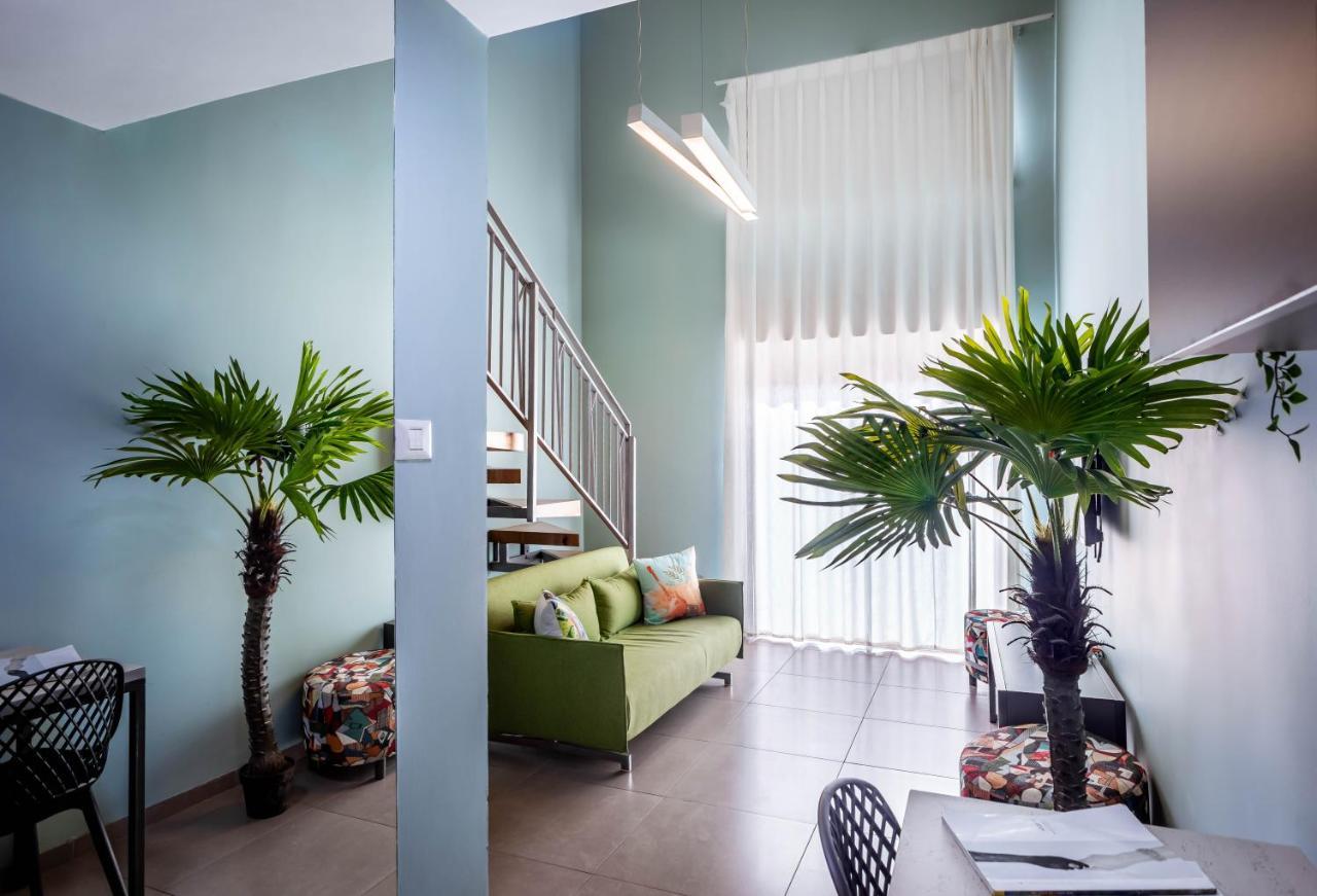Family Gallery Apartment Balcony